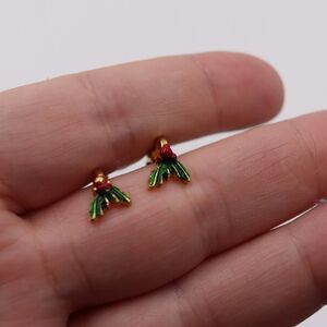 Vintage Tiny Holly Berry Christmas Clip On Earrings